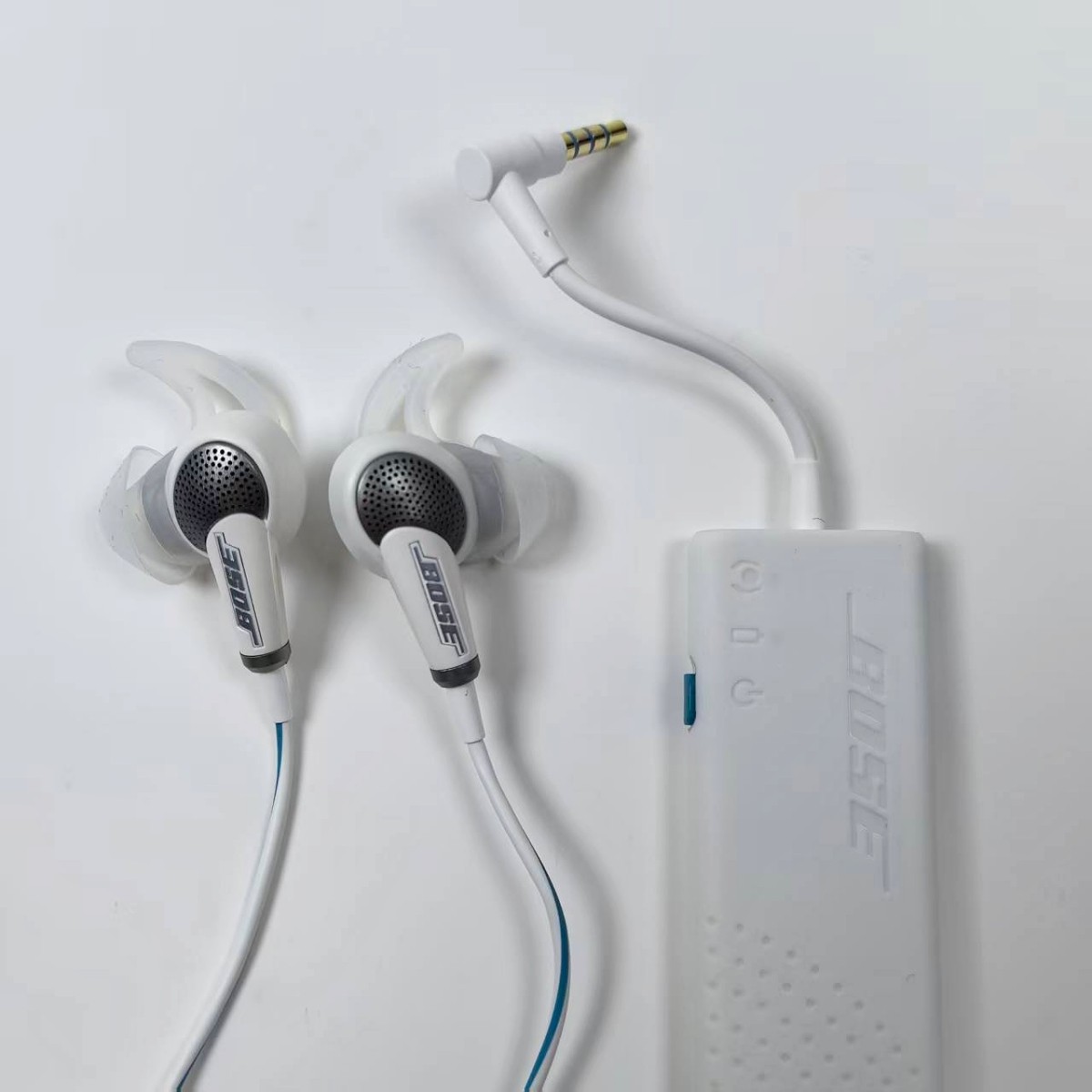 Bose QuietComfort 20 QC20 Noise Cancelling Headphones Wired In Ear