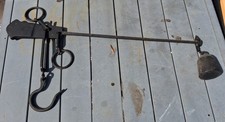 Antike r&ouml;mische Waage aus Schmiedeeisen - Antikes Marktgewicht mit Gewicht