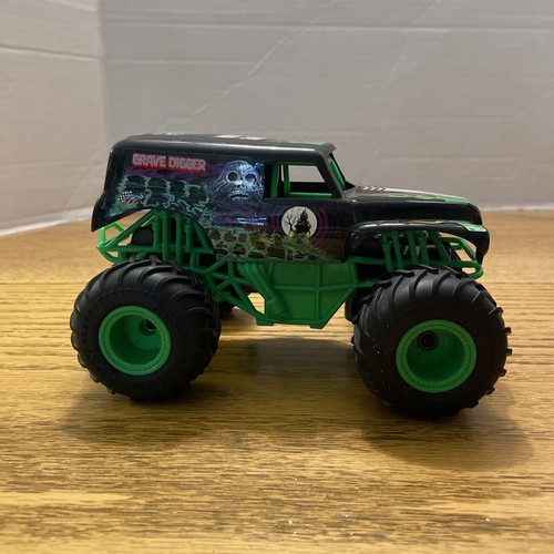 Monster Jam Grave Digger Remote Control Truck 1:10 Scale RC No Remote BKT Tires