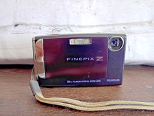 FujiFilm finepix Z z10 HD purple/black 7.2mp - tested and working.