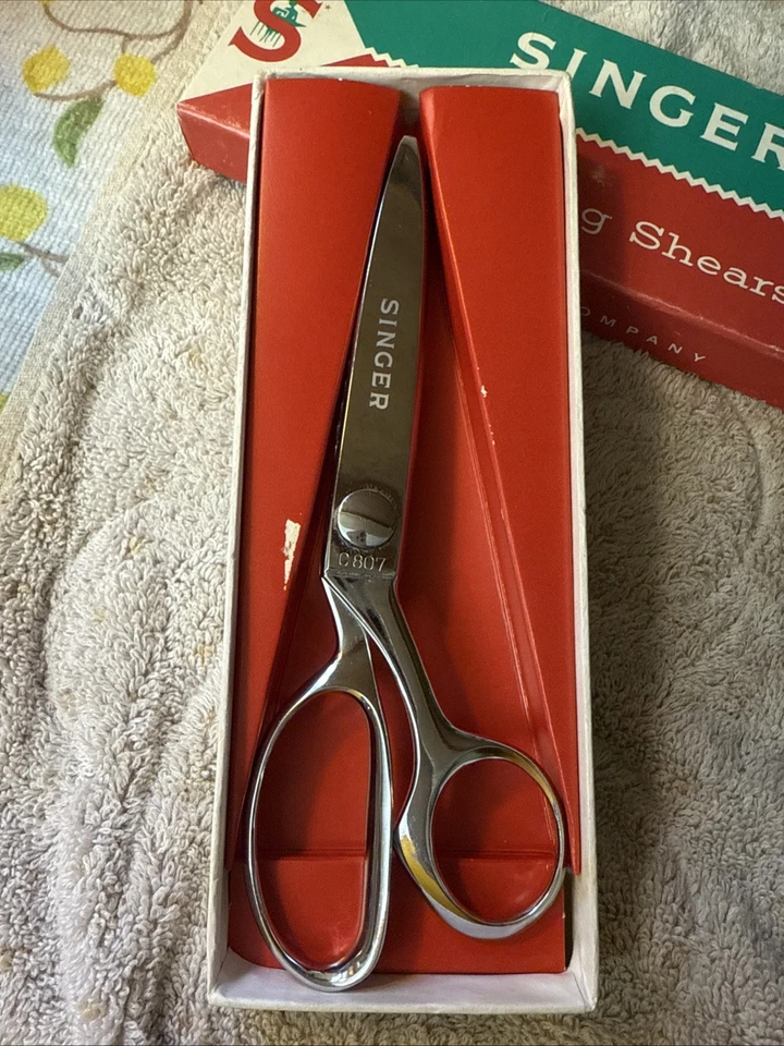Vintage 60’s 70's SINGER 7-1/2" Pinking Shears Model C 807 W/ Original Box - Image 3 of 4