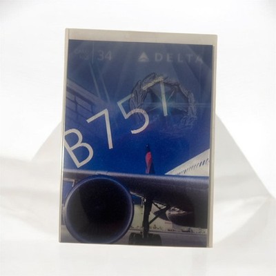 Delta Airlines B757 Aircraft Trading Card #34 2015 Holographic