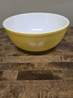 Vintage PYREX 404 Yellow 4QT Ovenware Mixing Bowl, condition shown in pictures