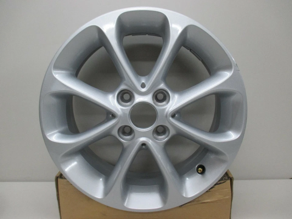 1x Alufelge Smart Fortwo 5,5Jx15H2 ET42 4x100 Baujahr 2018 4534014000 - Bild 1 von 4