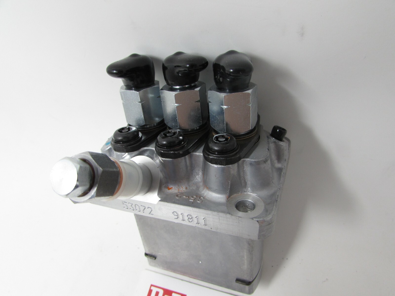 NEW GENUINE KUBOTA ENGINE D722 D902 INJECTION PUMP PART 1600651012