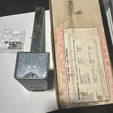 NEW IN BOX HONEYWELL L40069A 1060 LIMIT CONTROL 