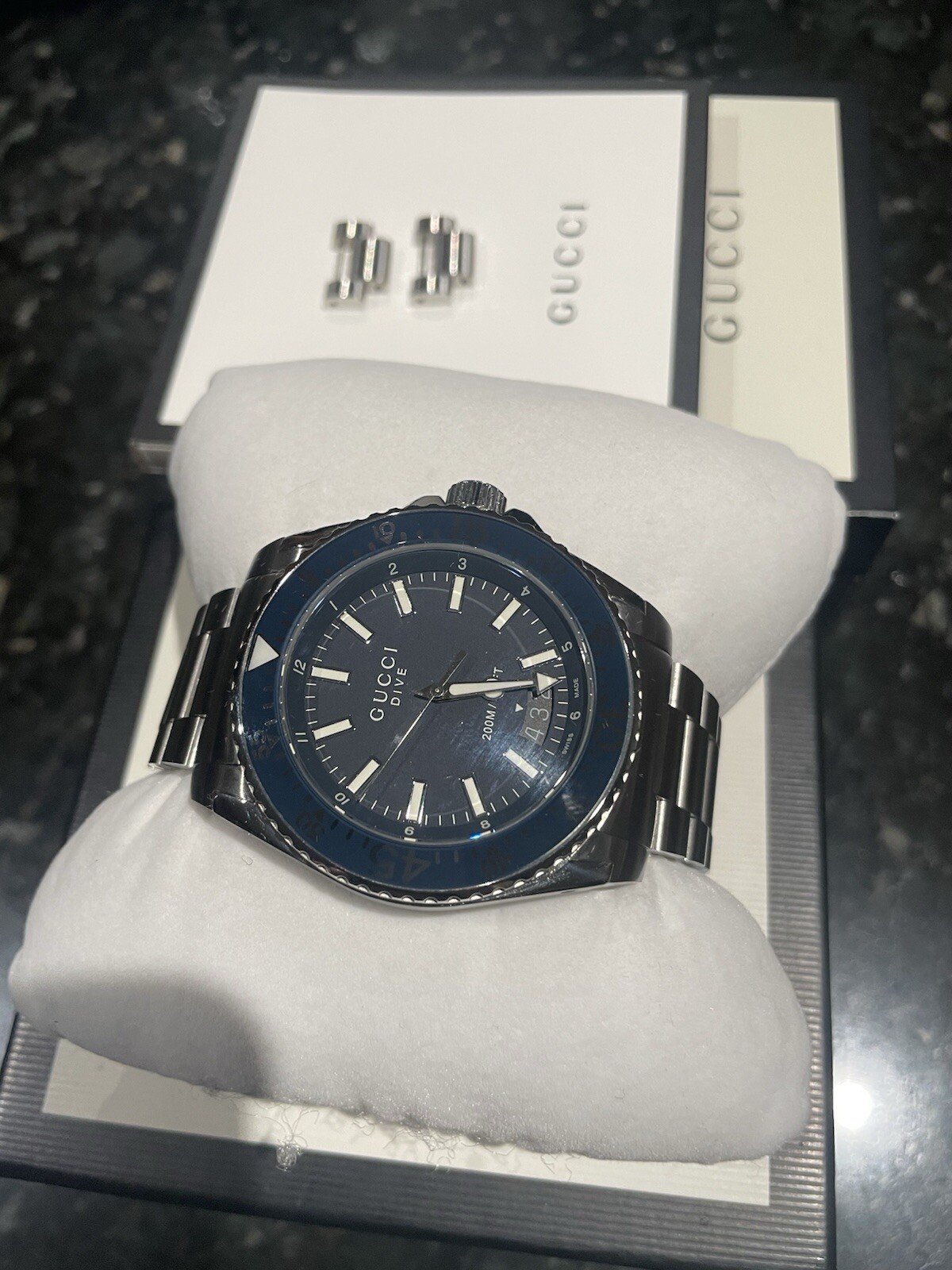 Gucci Dive YA136203 Mens Luxury Wrist Watch New-image