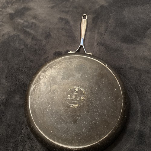 J.A. Henckels International 12”/30 Cm Aluminum Italy Pan - Picture 2 of 14