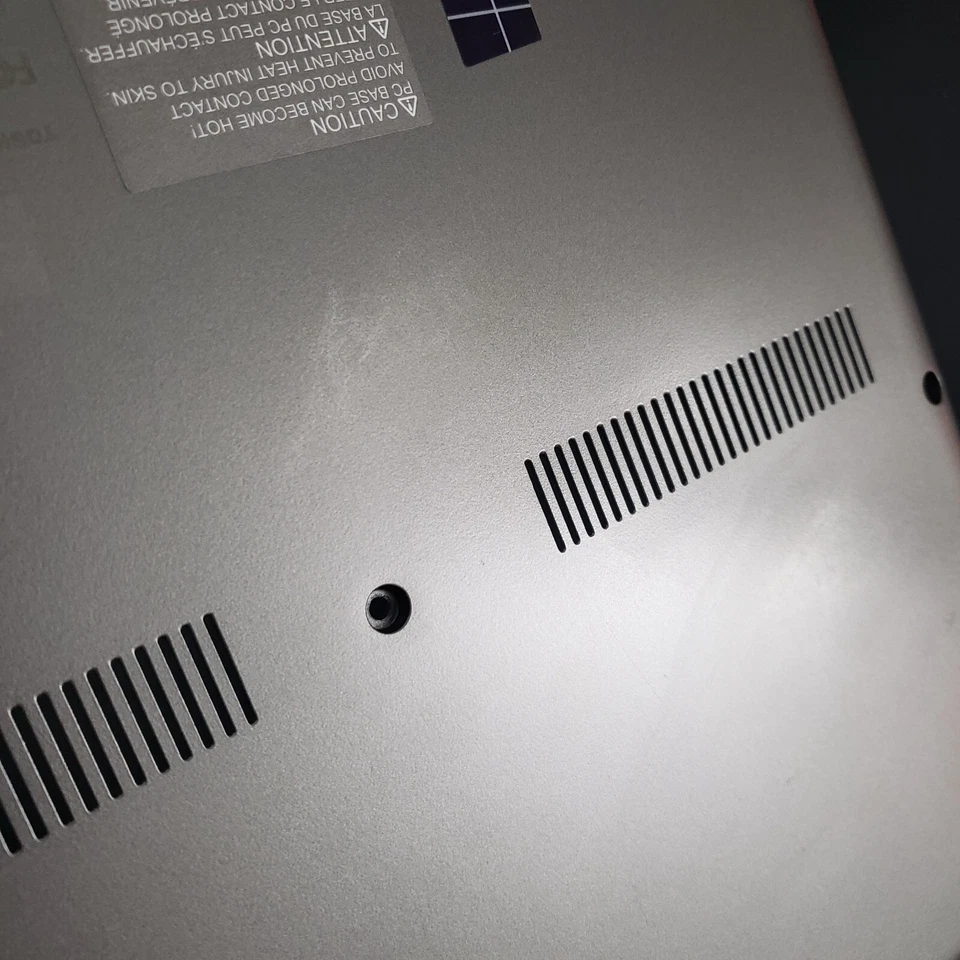 Portátil Toshiba Tecra serie Z50-A base inferior GM903661912A Foto 3 de 4