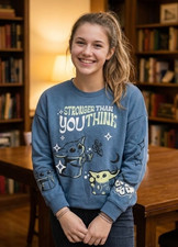 NWT Star Wars Lucas films blue gray sweatshirt "Stronger than you think" size M
