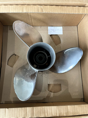 Used Damaged Yamaha Pro Series Propeller 66K-45972-B0