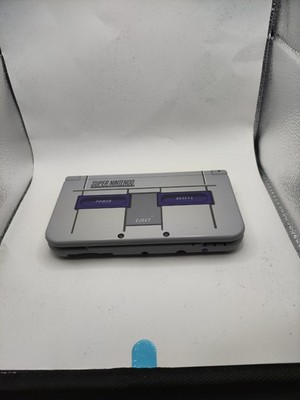 Nintendo New Nintendo 3DS XL SNES Edition Gray 4 GB Handheld Console (NTSC)