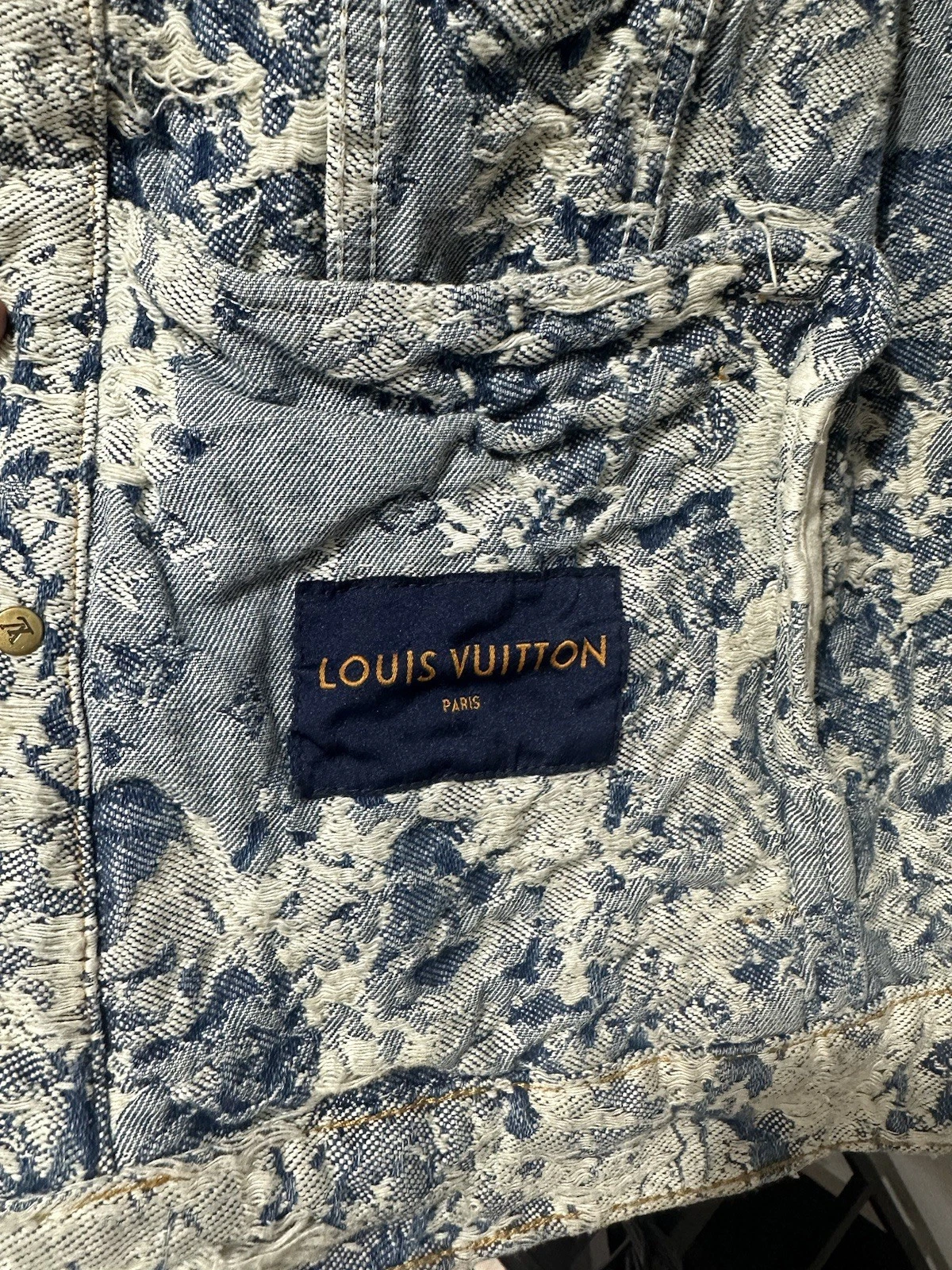 LOUIS VUITTON（LV） Giacca di jeans Louis Vuitton effetto invecchiato floreale taglia 48