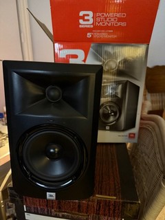 JBL. LSR305 Studio Powered Monitor Speaker Used