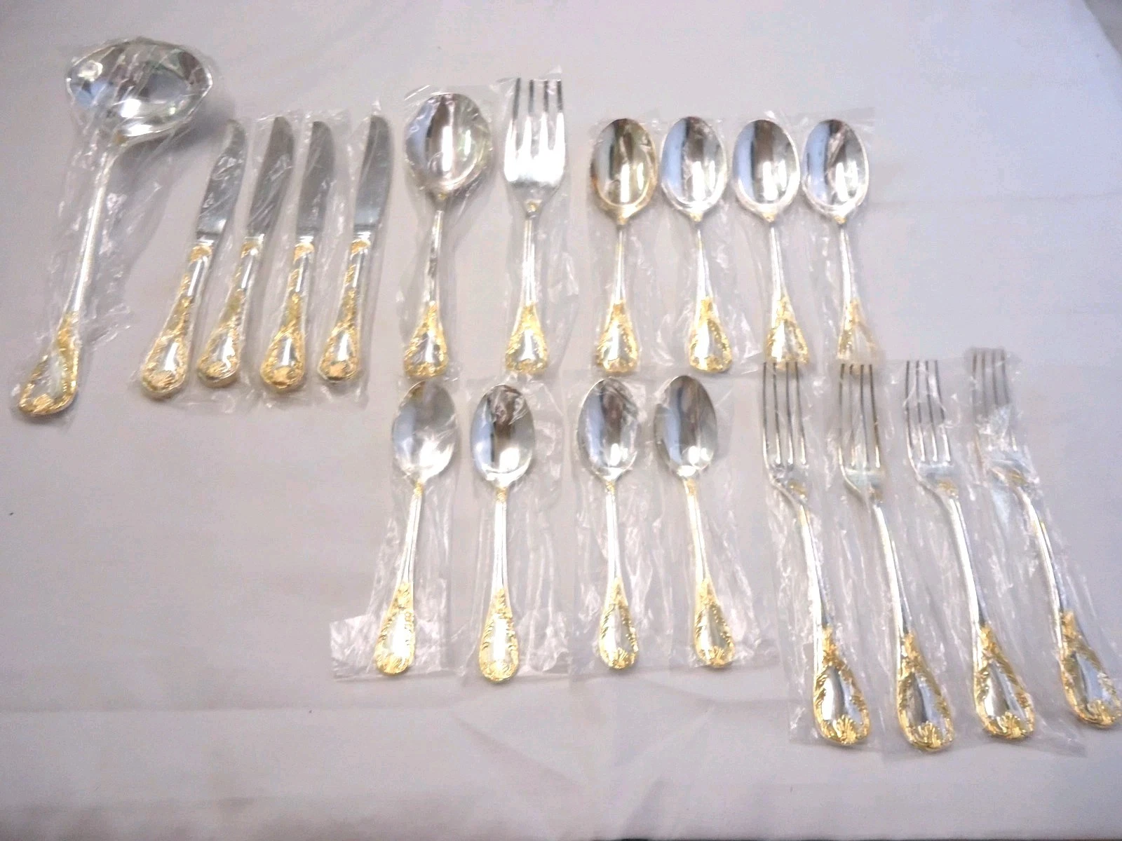 FB ROGERS GOLDEN OLD VIENNA GOLD PLATE FLATWARE 19-PIECES