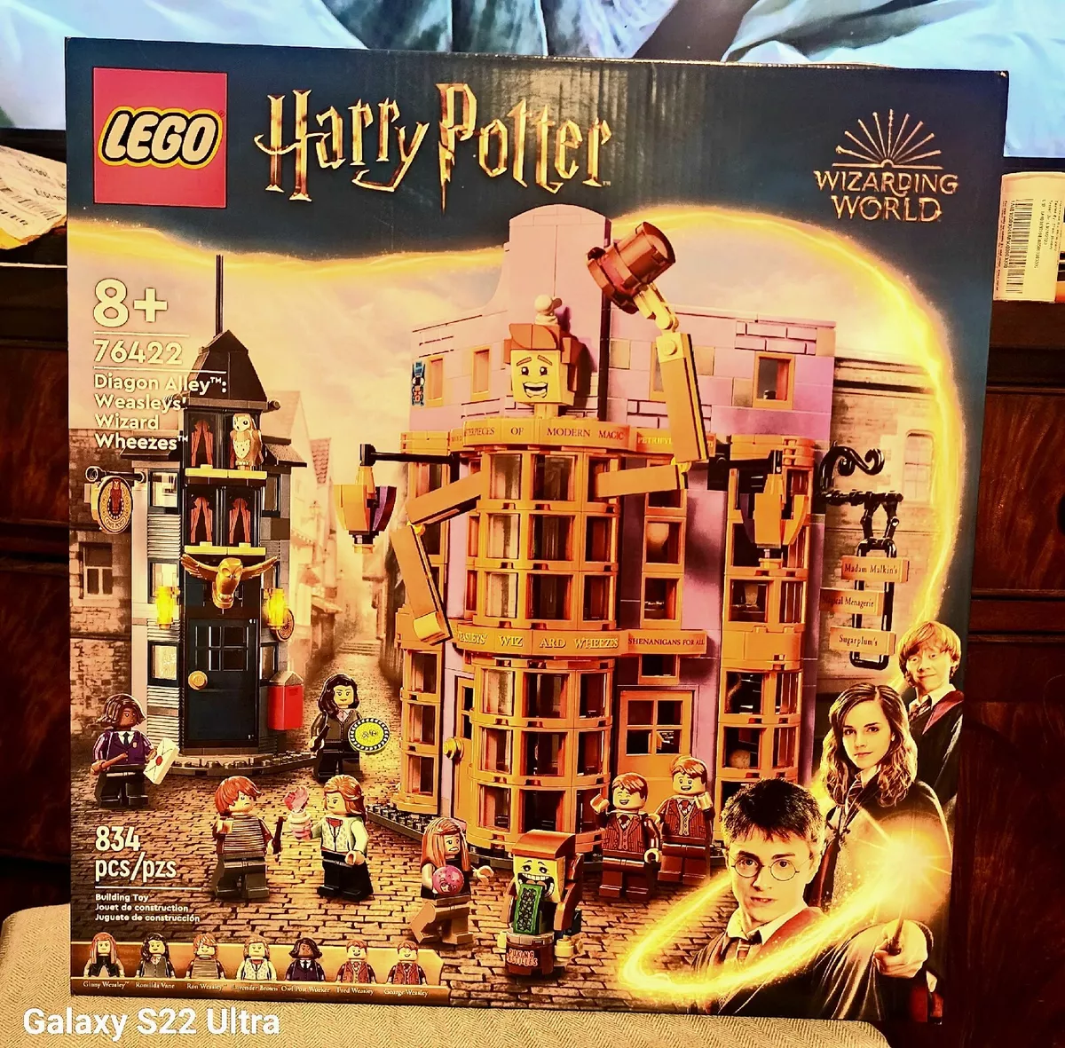 LEGO Harry Potter Diagon Alley: Weasleys’ Wizard Wheezes 76422