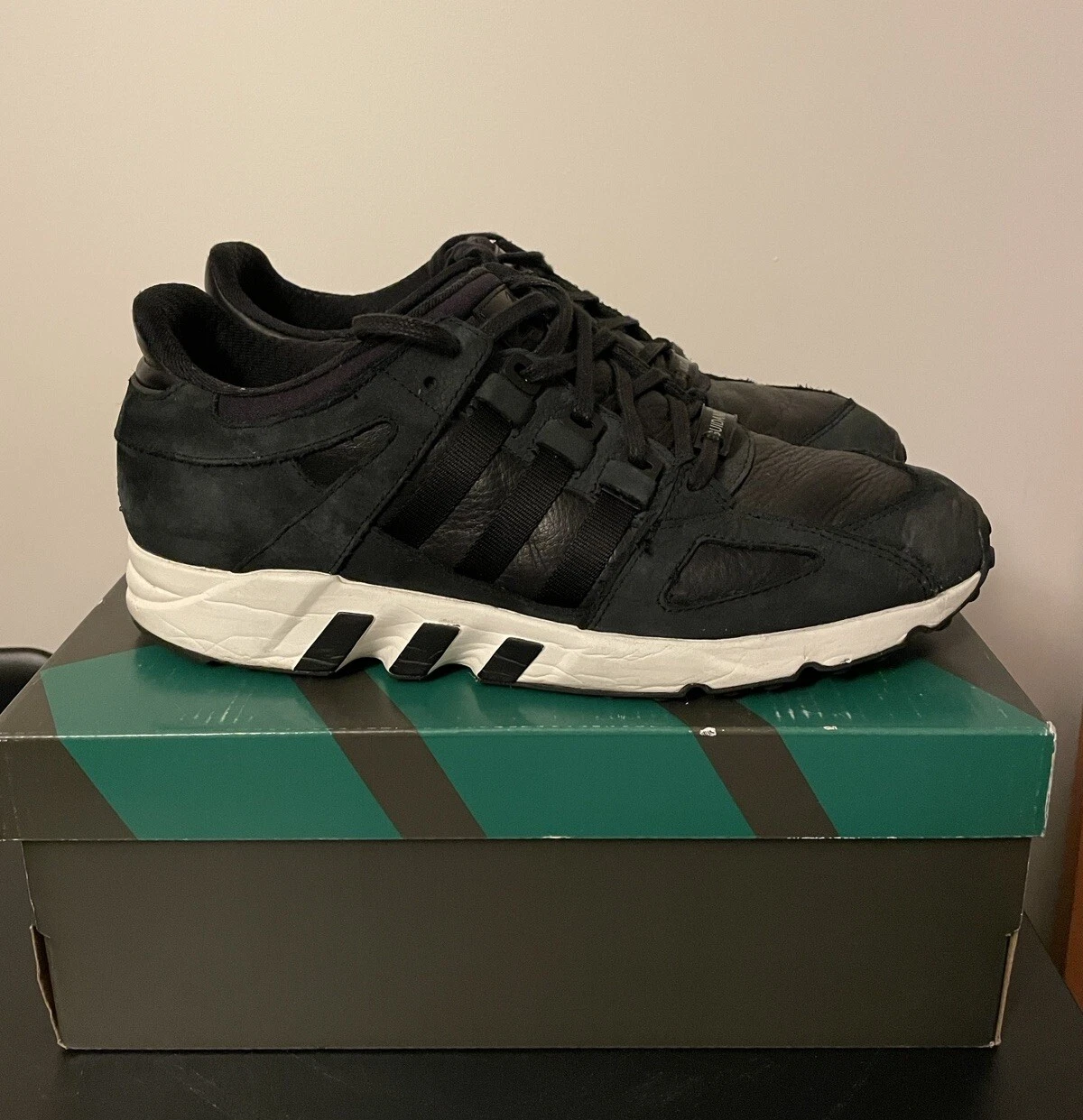 Scarpe da ginnastica Adidas EQT Equipment Running Guidance nere taglia 9 Regno Unito con scatola originale