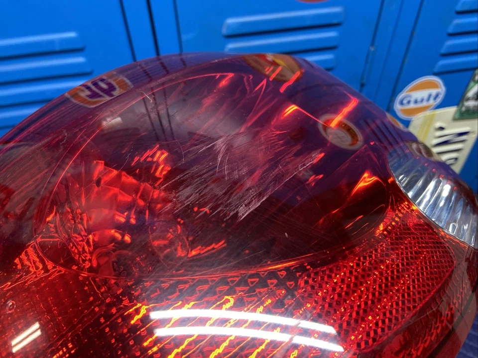 Luz trasera izquierda Saturn L200 2003 2004 2005 conductor Foto 4 de 4