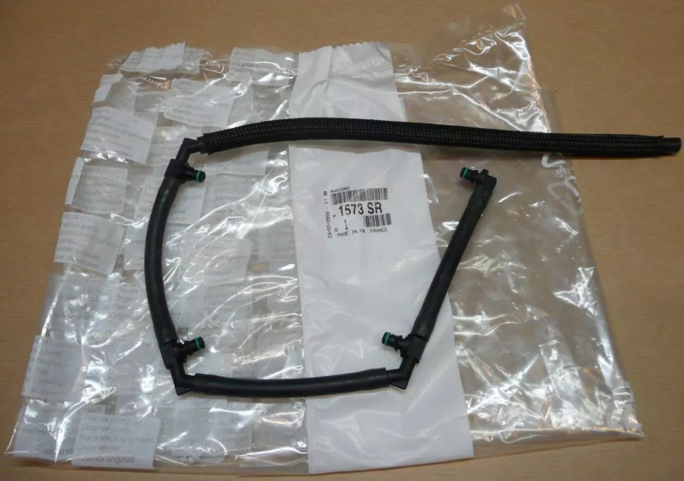 Tuyau de carburant 1573SR pour stopper les fuites de gasoil sur Peugeot 306 et 206