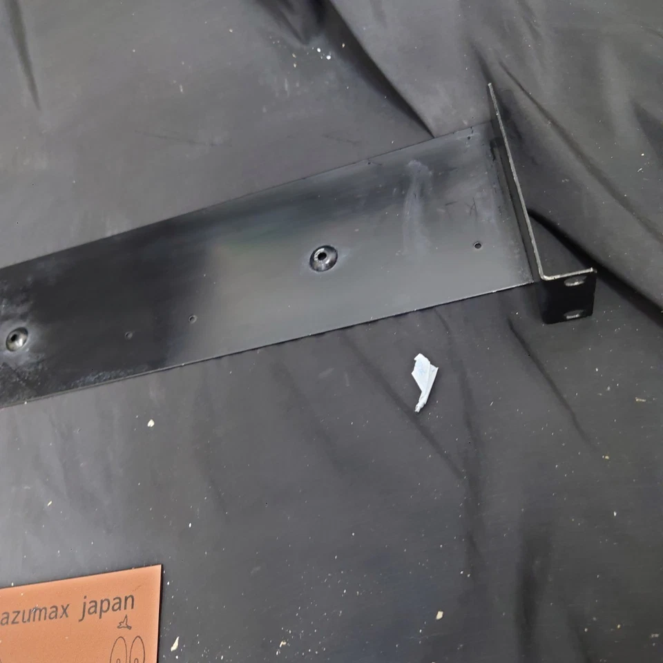 Soporte de montaje en rack Boss RAD-50 para unidades de efecto Boss probado orejas de rack genuinas Foto 2 de 4