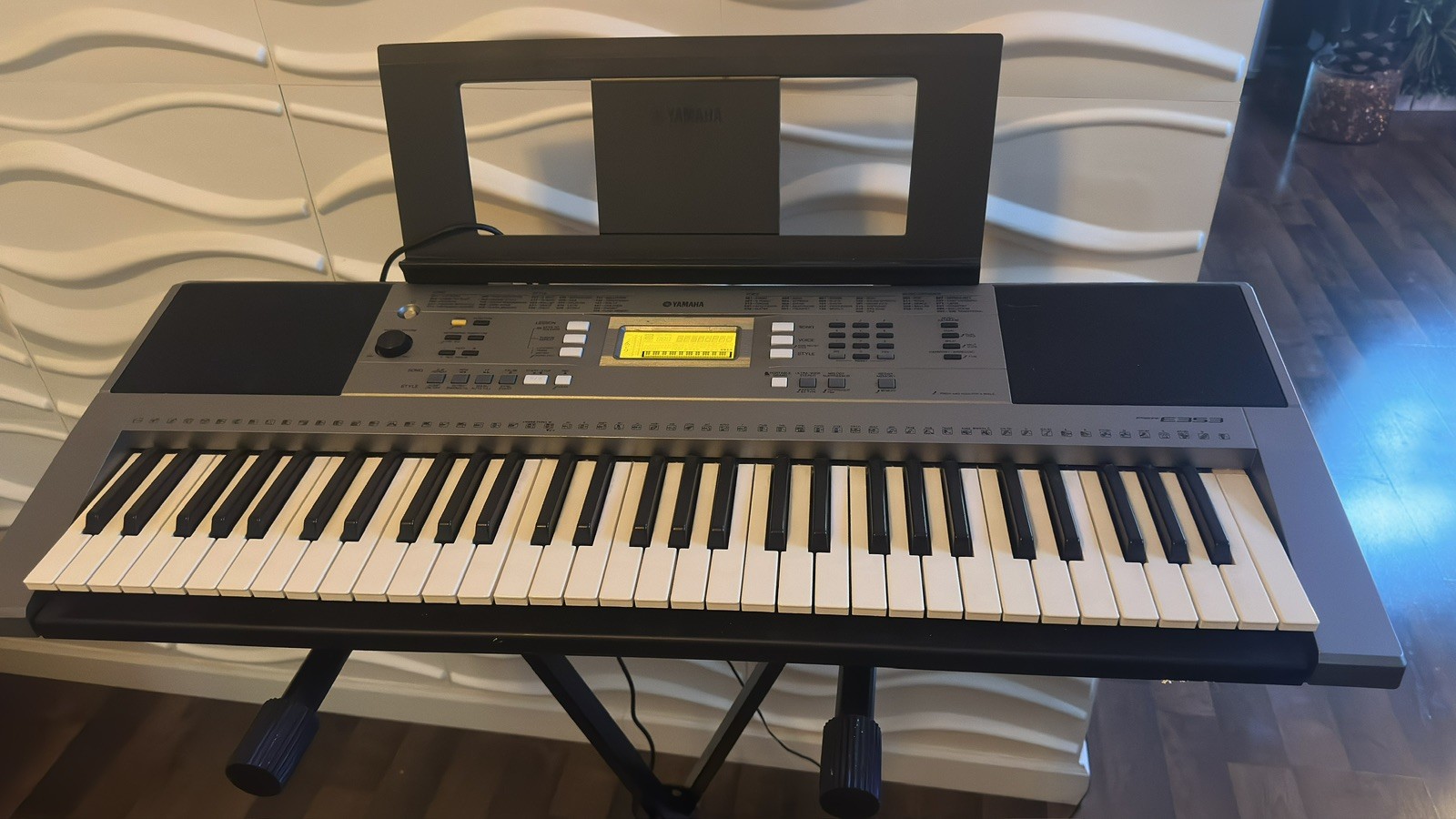 61 Keys & Power Adaptor   Used