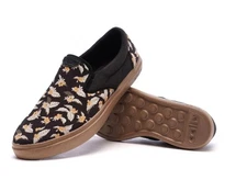 XPRESOLE CODY-is a comfortable, lightweight, water-resistant shoe with odor cont