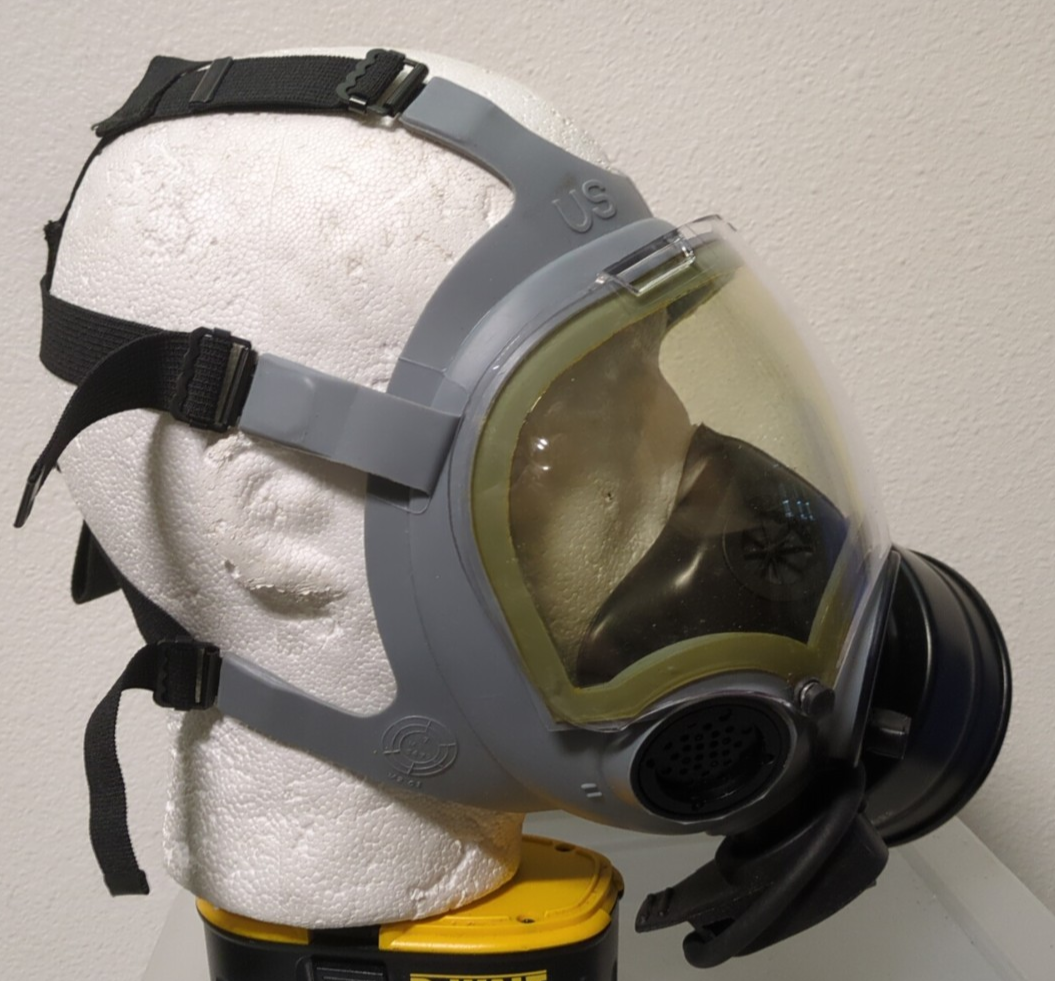 US Military USAF Gas Mask MSA Model MCU-2A/P Medium & Bag, Outsert