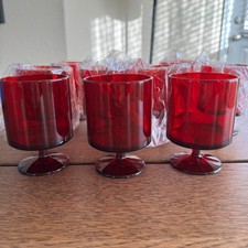Crate and Barrel Stick Acrylic Beverage Wine Glass Wine Red 9 oz Set of 10