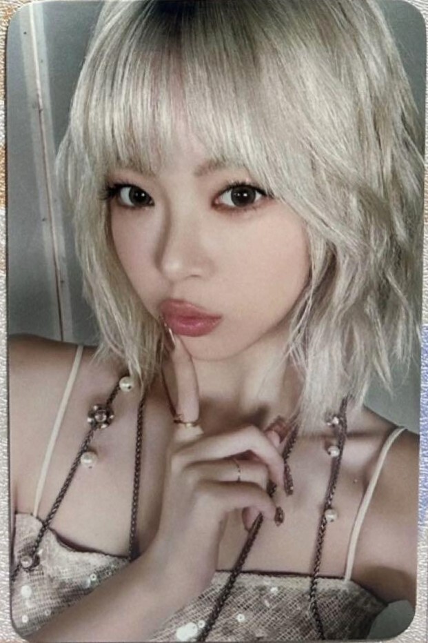 LE SSERAFIM HOT Weverse Global YouTube Gift Official Photocard