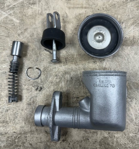 Original Triumph TR4 & TR4A Girling Clutch Master Cylinder Core - Picture 2 of 4