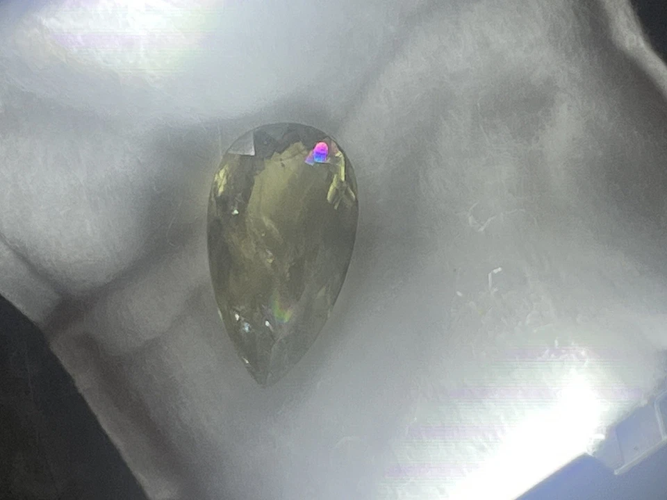 Диаспор 10,17 карата ЧИТАЙТЕ. ! Много изменения цвета сделать красивый большой кулон - Изображение 4 из 4