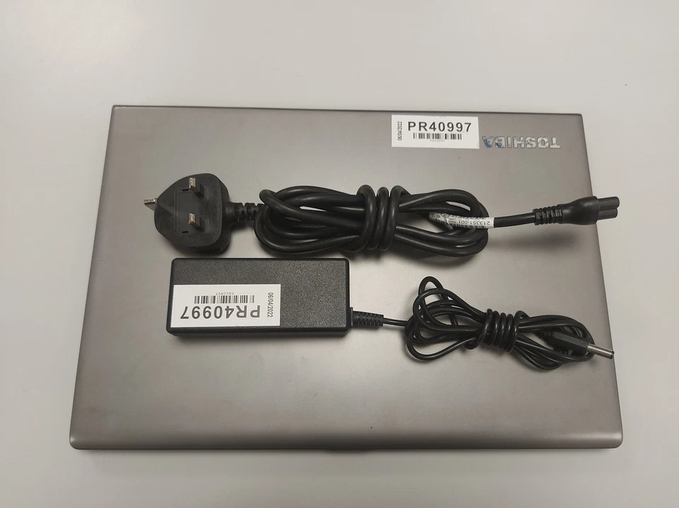 Toshiba Tecra Z40-B-104 500GB HDD Core i3-5005U 2000MHz 4GB RAM 14" Laptop USED - Image 3 of 3