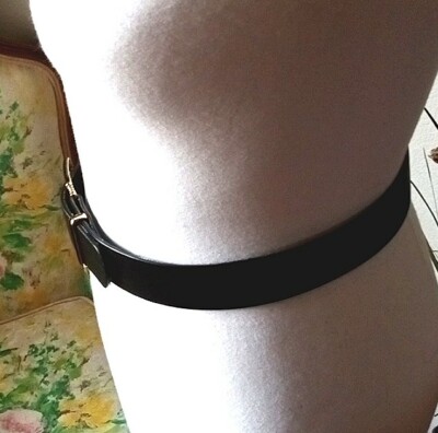Vintage ST JOHN womens Black N Gold Enamel N Leather Belt  display picture 1