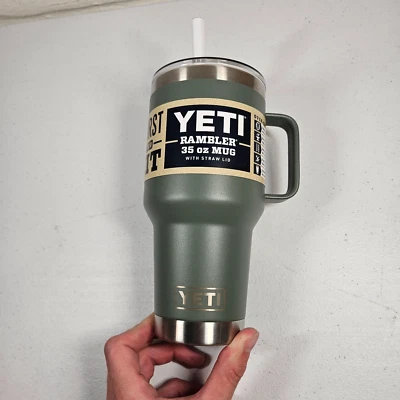 YETI Rambler 35 Oz Mug with Straw Lid CAMP GREEN New w/Tags Retired