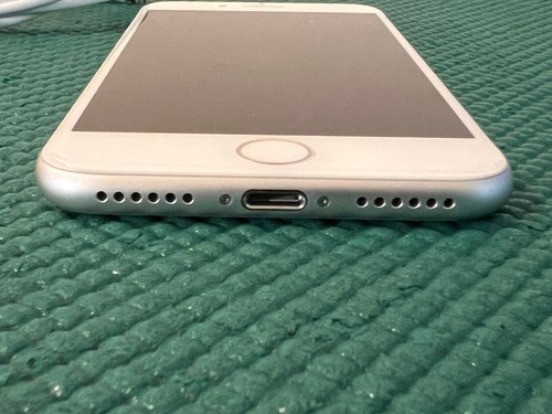 Apple iPhone 8 - 256GB - Silver (Unlocked) A1863 (CDMA + GSM) - Afbeelding 6 van 10
