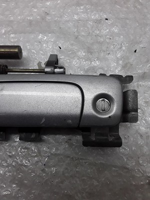 L/F Left Driver Front Door Exterior Handle Silver NO KEY 01-05