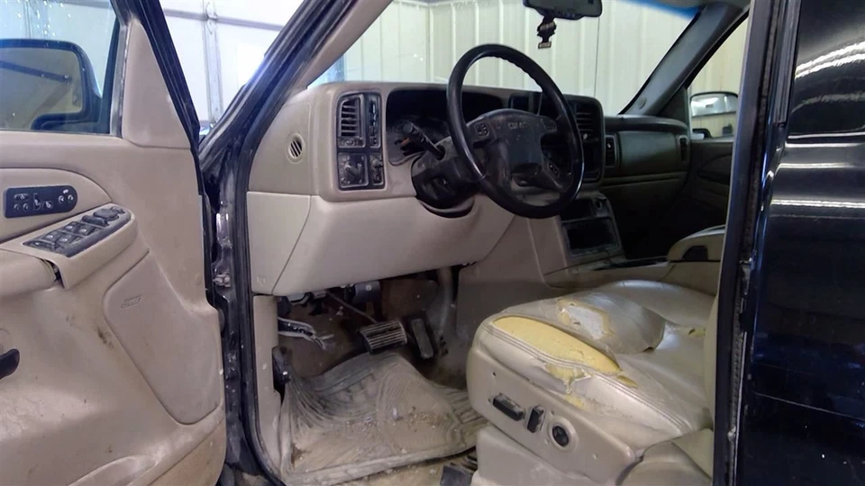 GMC Yukon 2004 5.3L Engine VIN T 8th Digit 19367775 4215 - Image 3 of 4