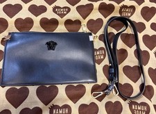 Versace Borsa a tracolla in pelle nera donna oro ferramenta logo zip elegante