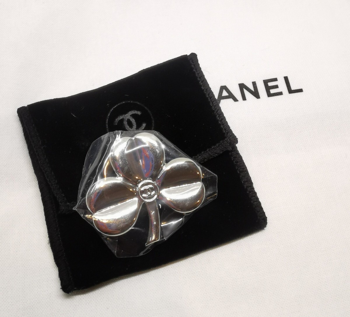 CHANEL⭐︎ブローチ s-l1200.jpg
