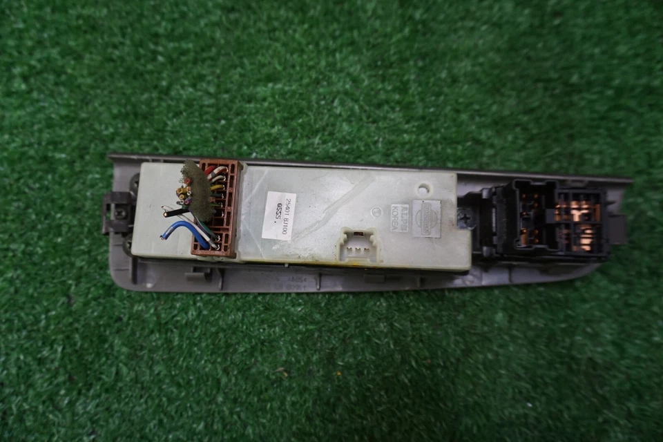 Interruptor de ventana delantera izquierda Nissan Altima 2005 2006 OEM 254018J100 Foto 4 de 4