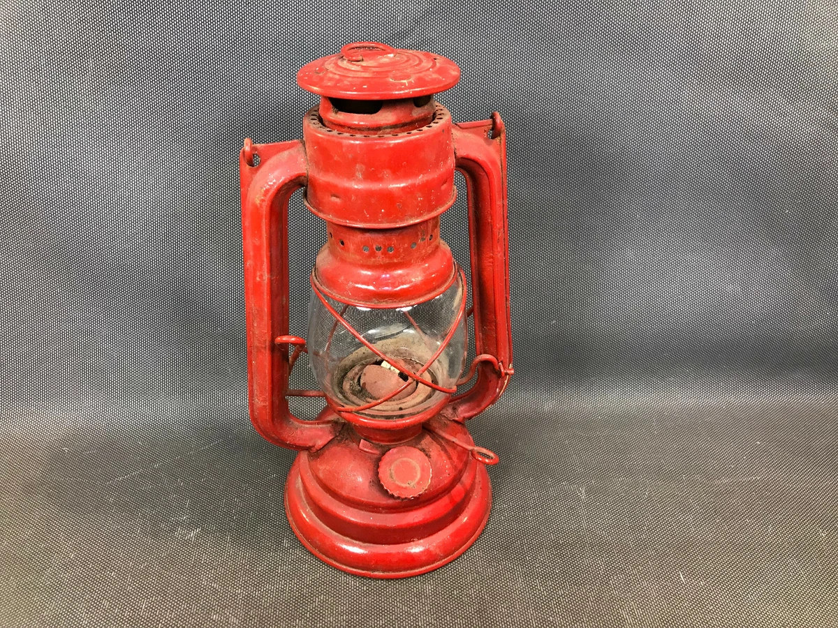 Red antique lamp deals
