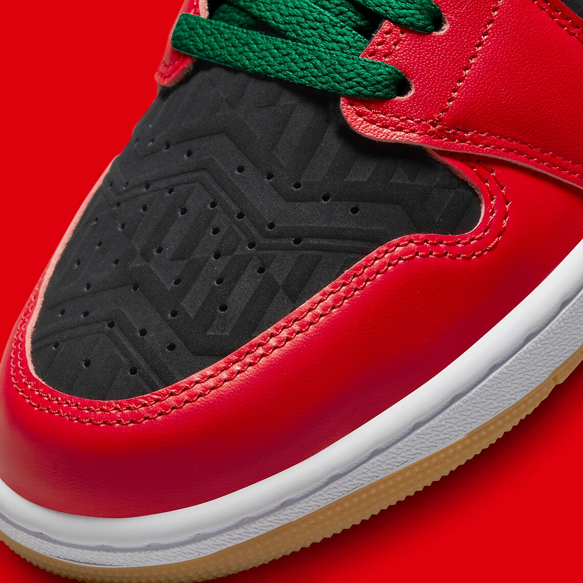 Nike Air Jordan 1 Mid SE  display picture 1