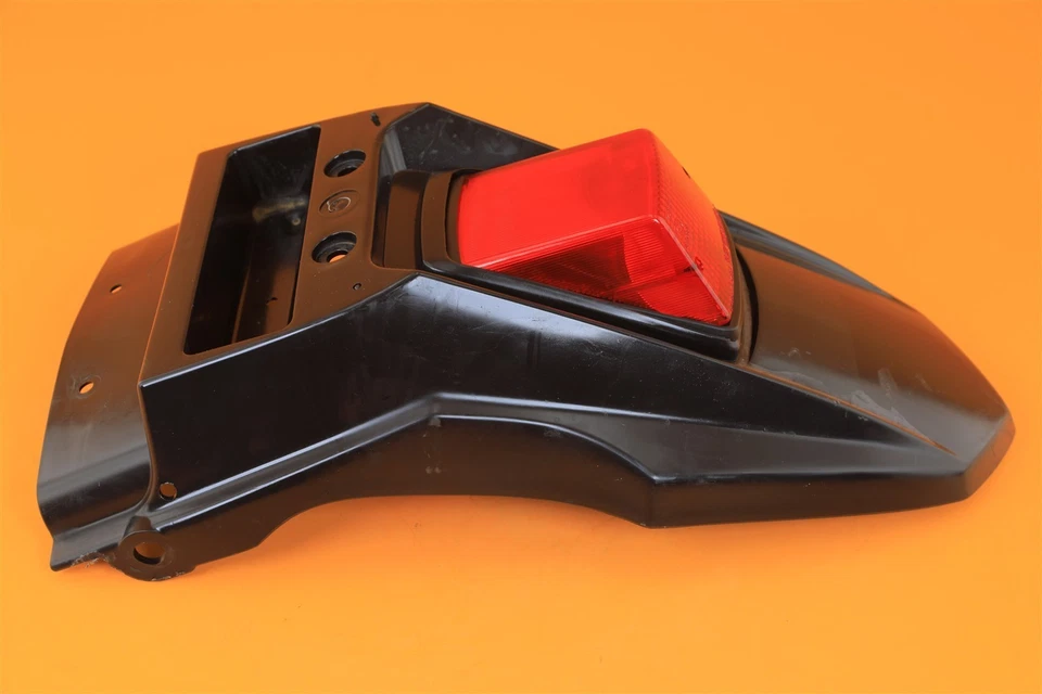 08-18 2011 KLR650 KLR 650 OEM Luz trasera Luz trasera Lámpara Lente Guardabarros Plástico Foto 3 de 4