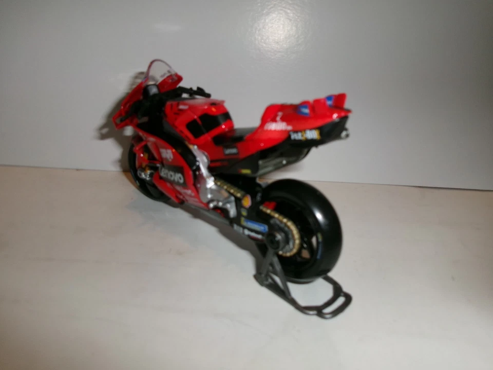 ENEA BASTIANINI #23 MotoGP 2024 Ducati Desmosedici LENOVO - 1:18 Maisto - Bild 4 von 4