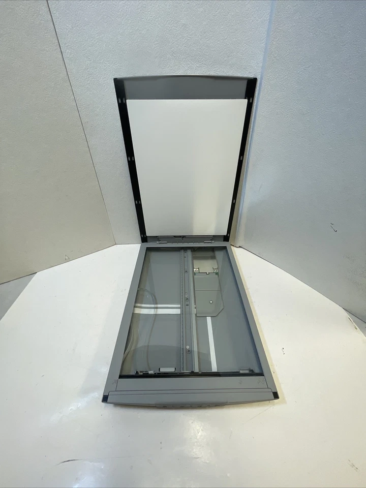 Canon CanoScan LiDE200 Flatbed Scanner - Portable Scan LiDE Flatbed USB Tested - Image 2 of 4