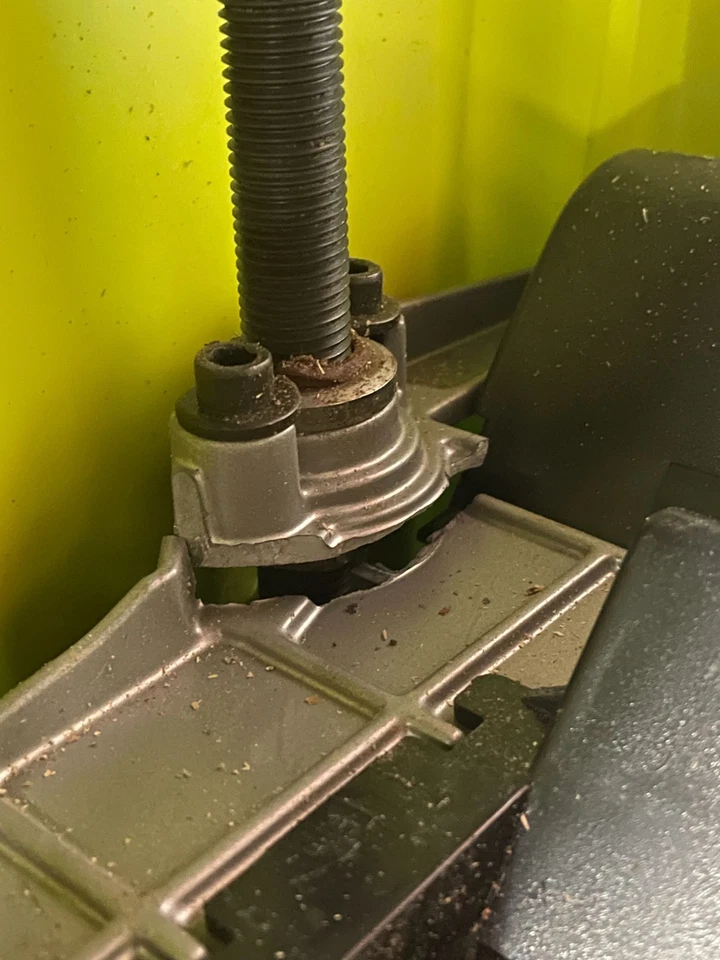 RYOBI 15 Amp 12-1/2 pulg. Cepilladora de espesor con cable AP1305 PLS LEER DESCRIPCIÓN USADA Foto 3 de 4