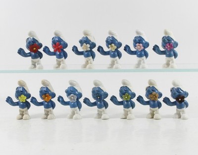Smurf Smurfs == 2,0019 Flower Smurf Figure by Schleich