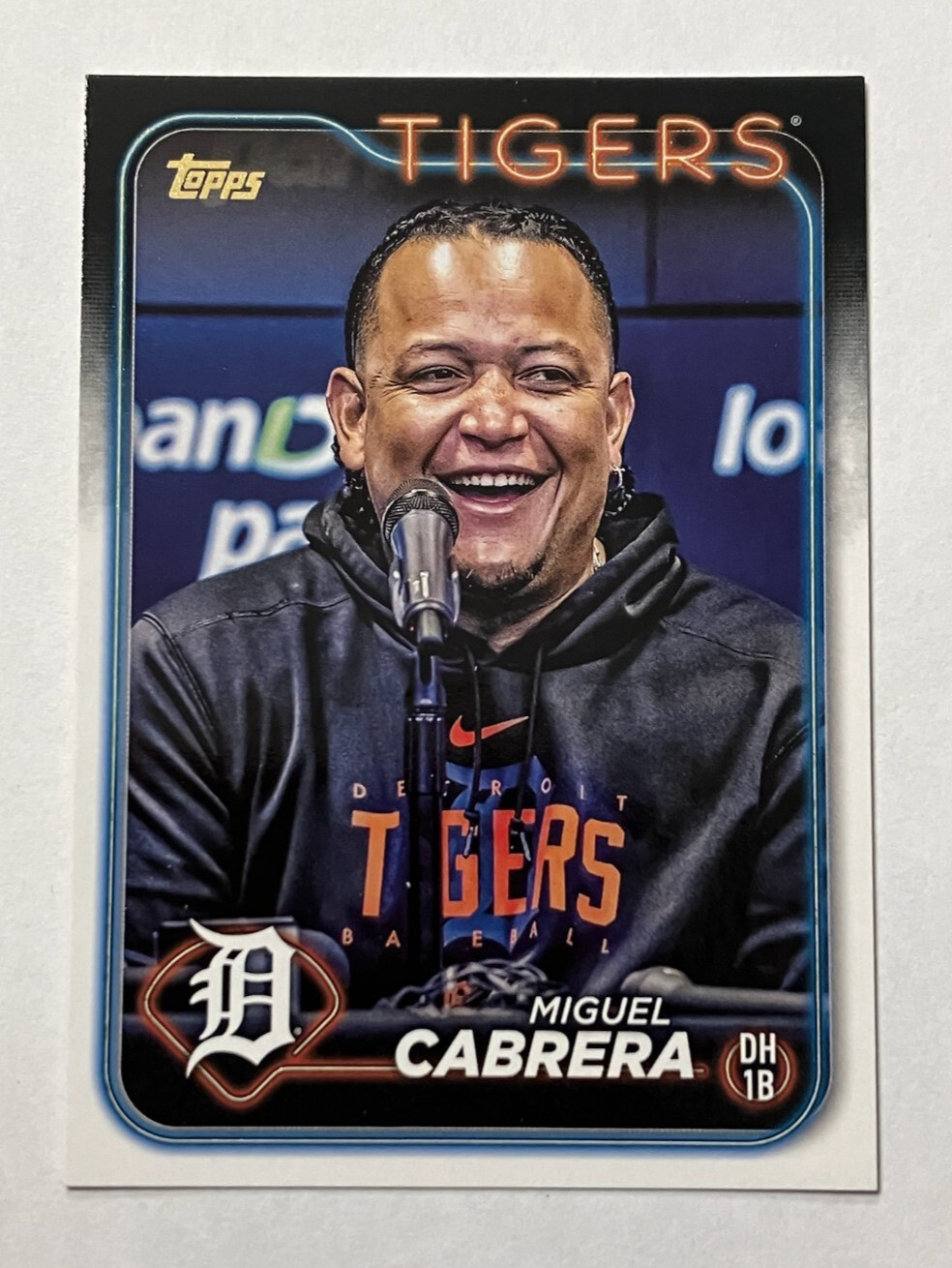 2024 Topps Series 1 Miguel Cabrera Golden Mirror Image Variation SSP #201 Tigers