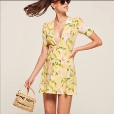 Reformation Calais Wrap Mini Dress Hawaiian Floral Size Small Coconut Girl Beach