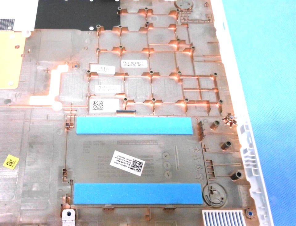 Nuevo conjunto base inferior Dell OEM Inspiron 3582 blanco AMA01-CRHG7 0CRHG7 Foto 4 de 4